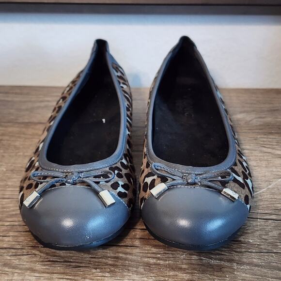 Vionic Minna Women's Slip-On Flats Casual Shoes Size 7 Gray/Leopard Print - Picture 2 of 8